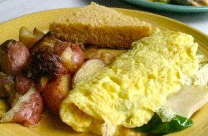 brie and granny smith omelet on biteofthebest.com