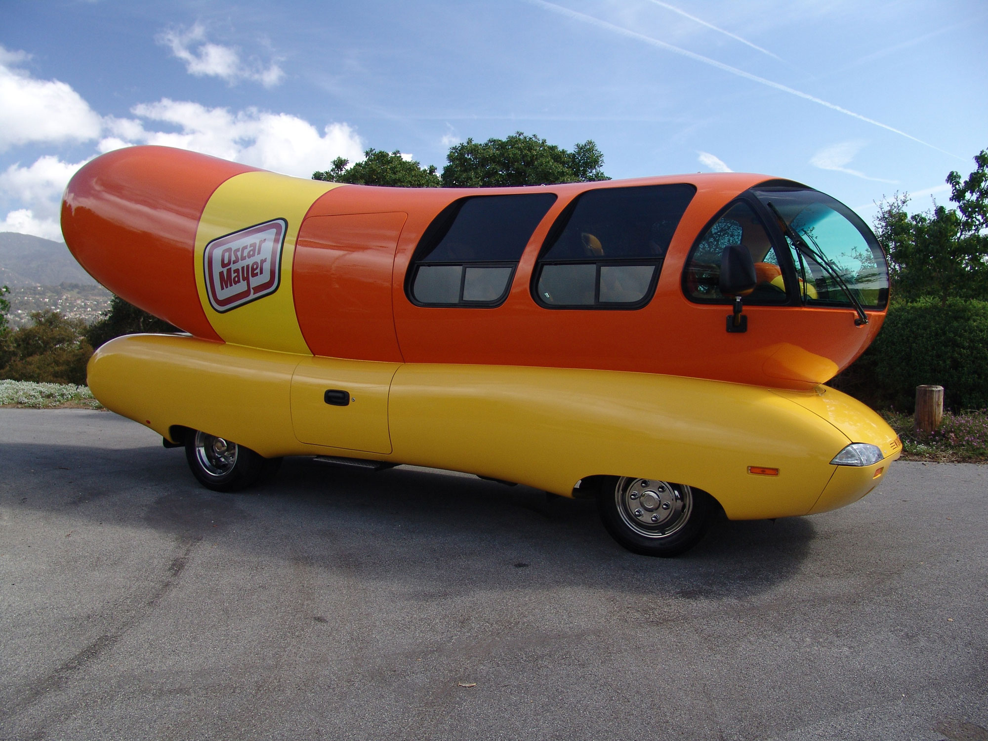 oscarmayer_wienermobile.jpg